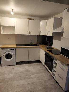 Jaures F3 duplex 2 chambres wifi